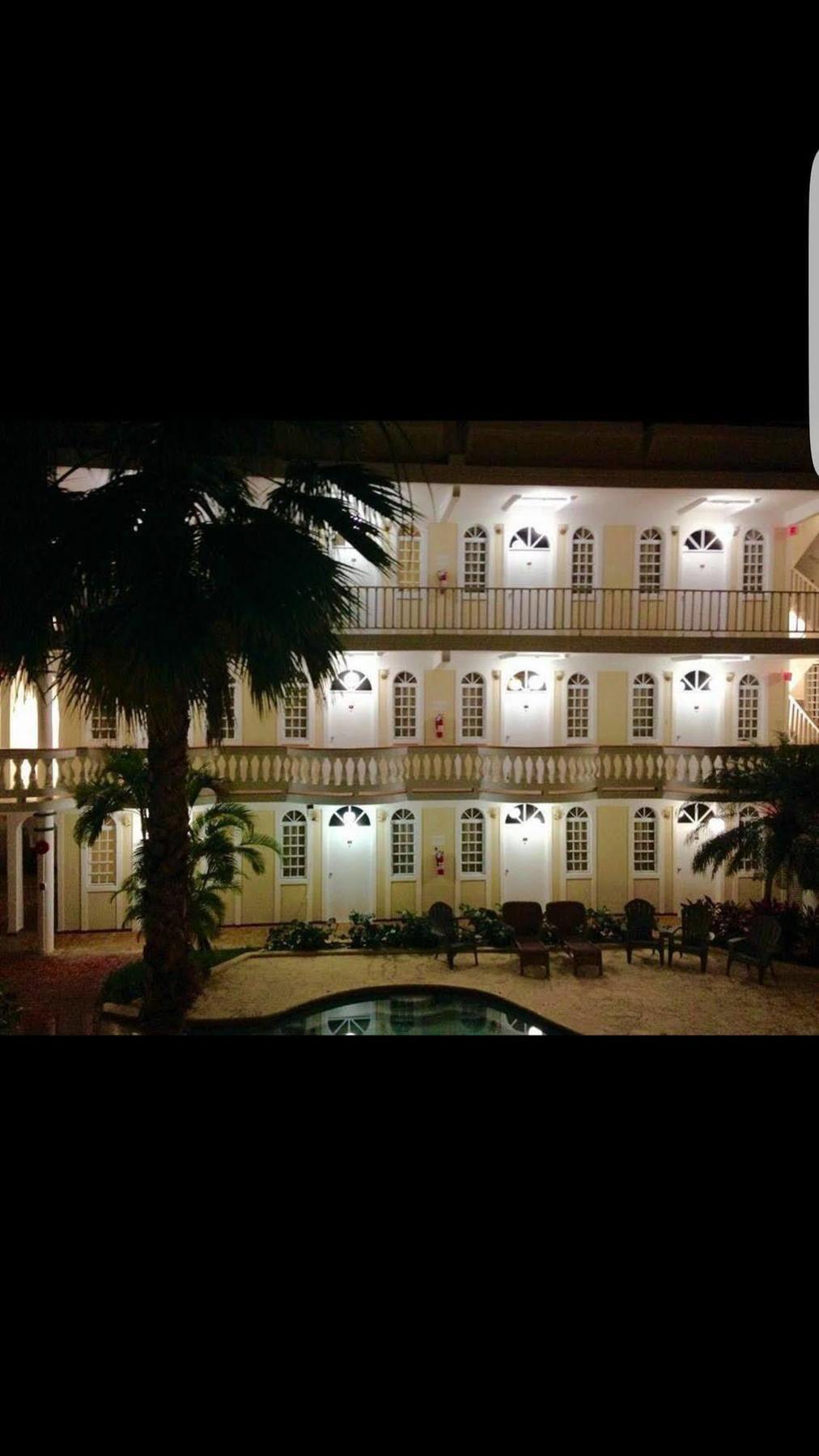 The Village Inn Carolina Exterior foto